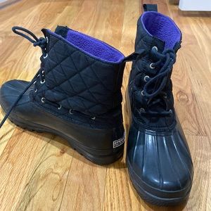 Black Sperry Duck Boots with purple lining. Size 9, great condition.